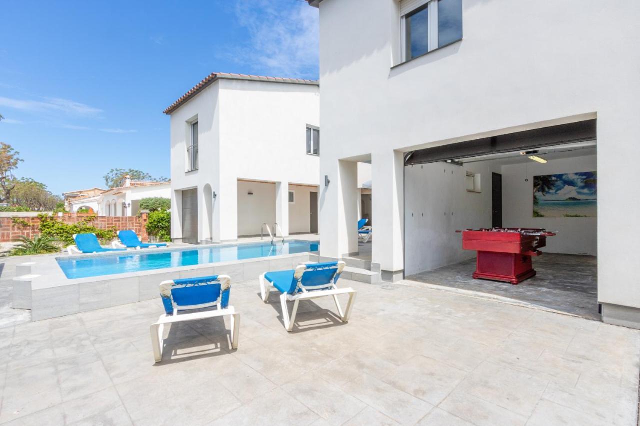 Goldhome - New House With Private Heated Pool, Parking, Wifi, Games Room Empuriabrava Luaran gambar