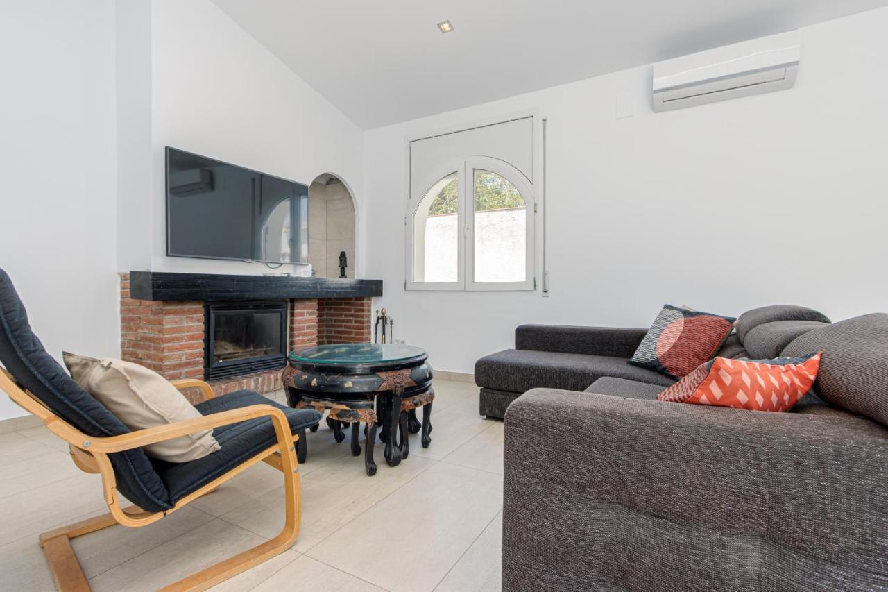 Goldhome - New House With Private Heated Pool, Parking, Wifi, Games Room Empuriabrava Luaran gambar