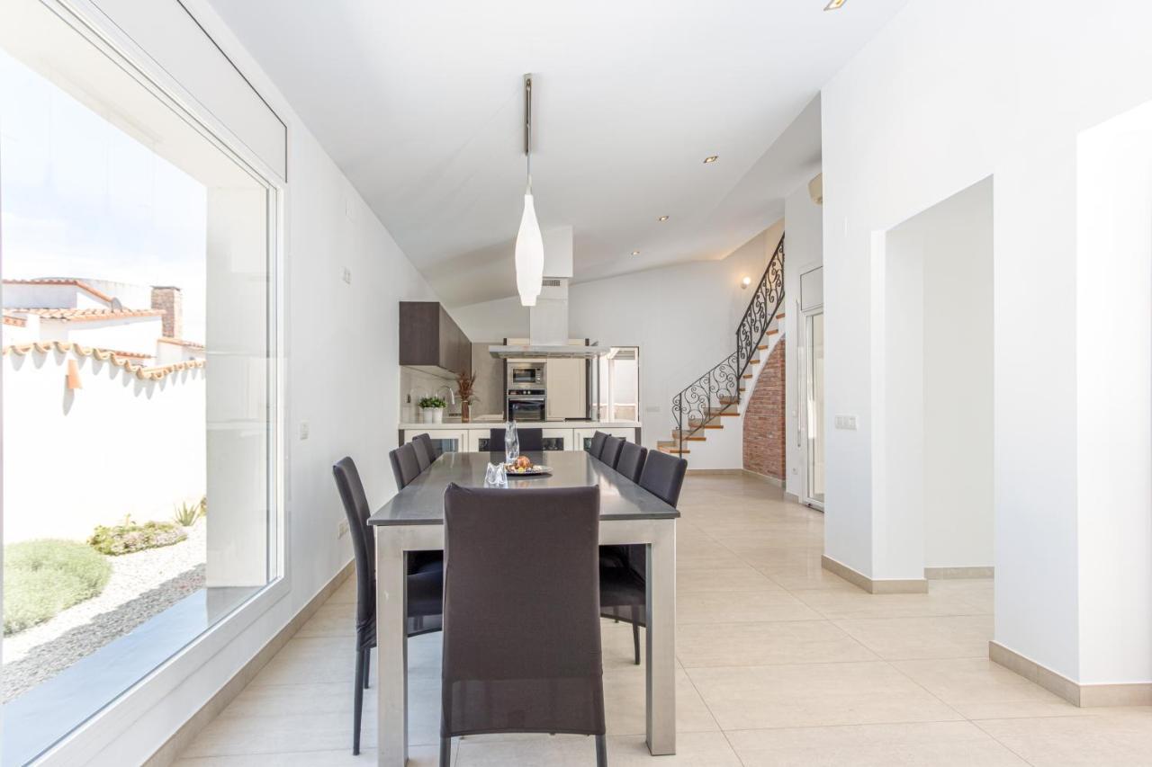 Goldhome - New House With Private Heated Pool, Parking, Wifi, Games Room Empuriabrava Luaran gambar