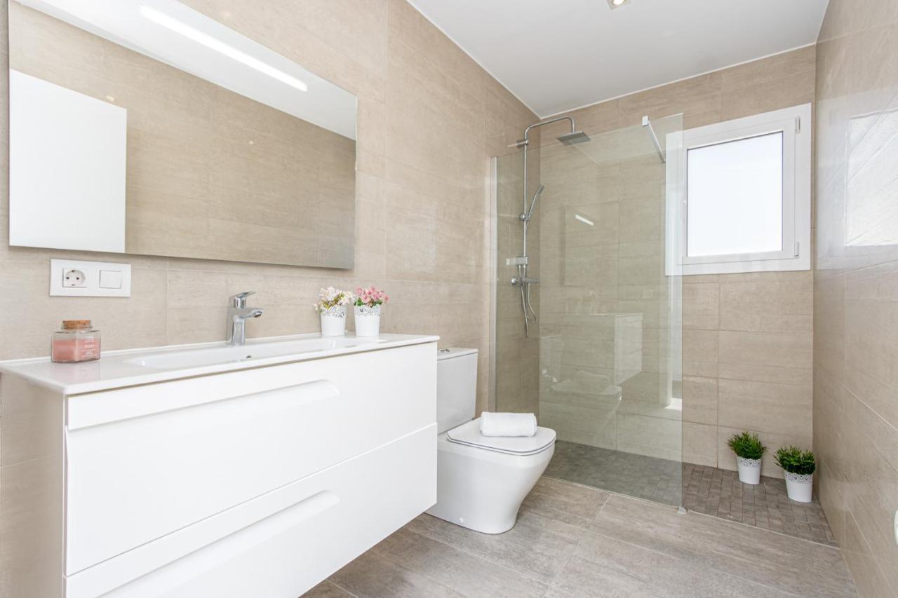 Goldhome - New House With Private Heated Pool, Parking, Wifi, Games Room Empuriabrava Luaran gambar