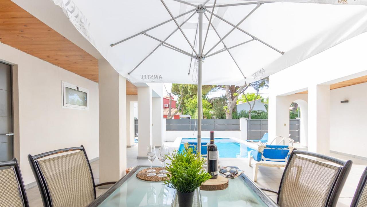 Goldhome - New House With Private Heated Pool, Parking, Wifi, Games Room Empuriabrava Luaran gambar