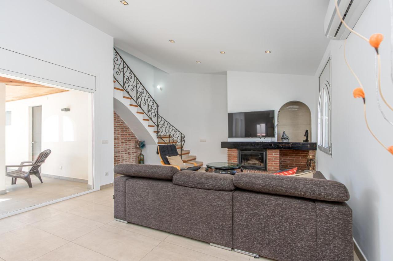 Goldhome - New House With Private Heated Pool, Parking, Wifi, Games Room Empuriabrava Luaran gambar