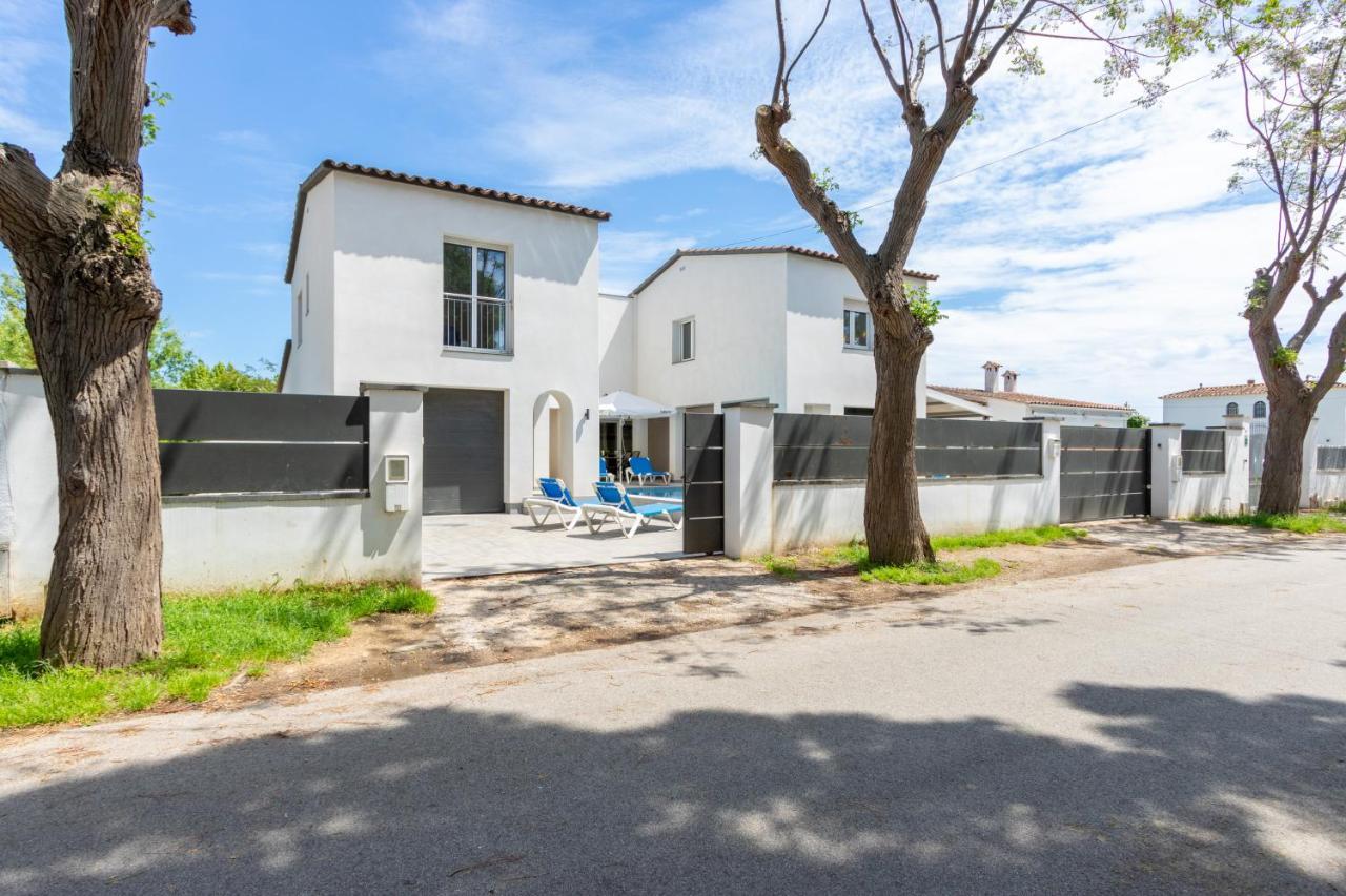 Goldhome - New House With Private Heated Pool, Parking, Wifi, Games Room Empuriabrava Luaran gambar